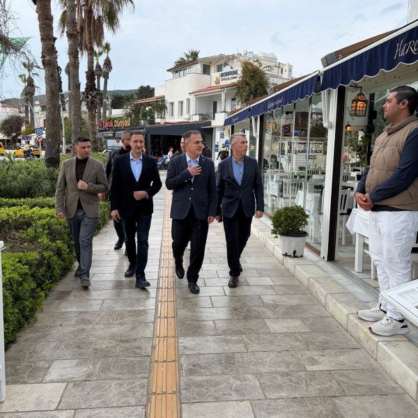 ESNAFLARLA SOHBET ETTİ