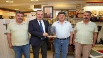 40 YILI AŞAN ÜYELERE PLAKET